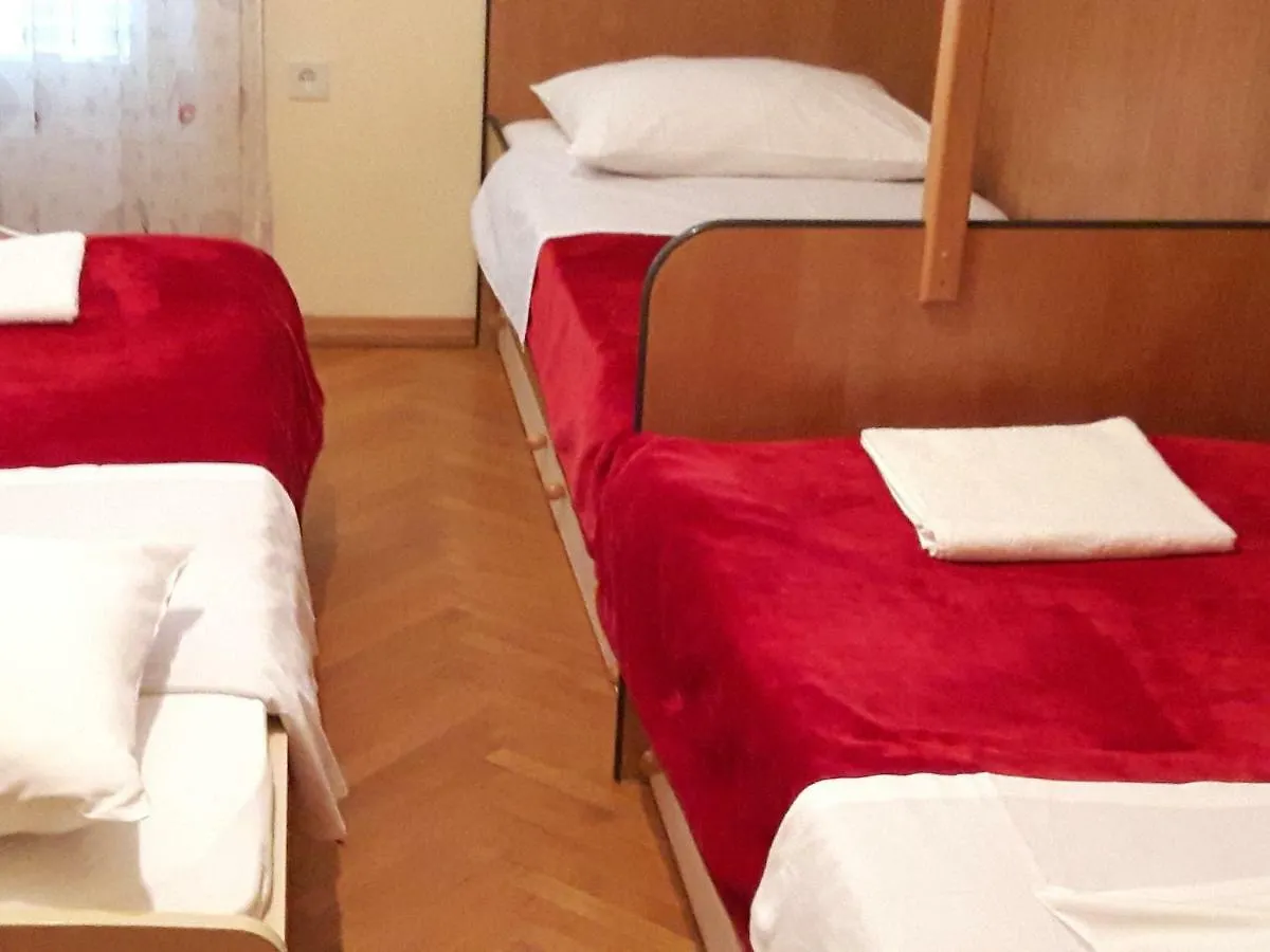 Apartment Trstenik Split